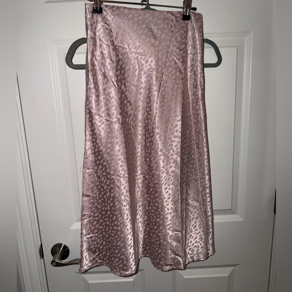 Forever 21 Light Pink Patterned satin midi Skirt